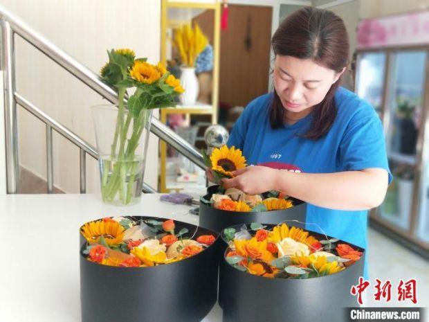 从建筑工到种花行家 河北农村小伙为乡村振兴锦上添‘花’